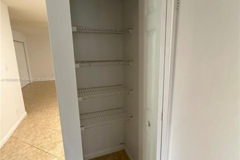 Купить кондоминиум в Санни-Айлс-Бич, Флорида 2 спальни, 83.05м2, № 2054820 - фото 18