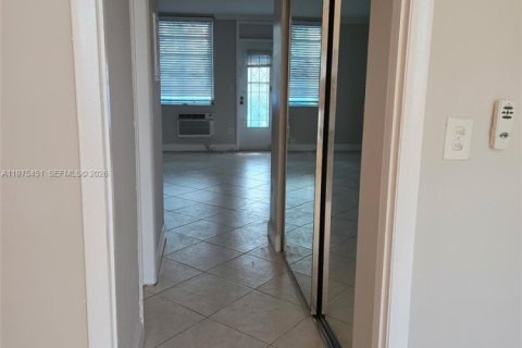 Appartement à louer à Miami Beach, Floride: 1 chambre, 39.02 m2 № 2038462 - photo 5