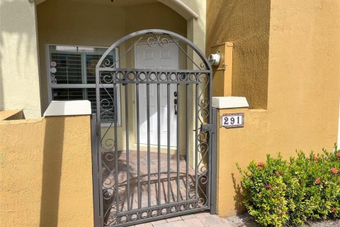Townhouse in Boynton Beach, Florida 3 bedrooms, 141.49 sq.m. № 2083875 - photo 3
