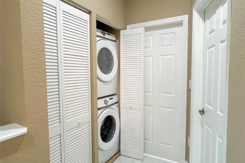 Townhouse in Boynton Beach, Florida 3 bedrooms, 141.49 sq.m. № 2083875 - photo 23