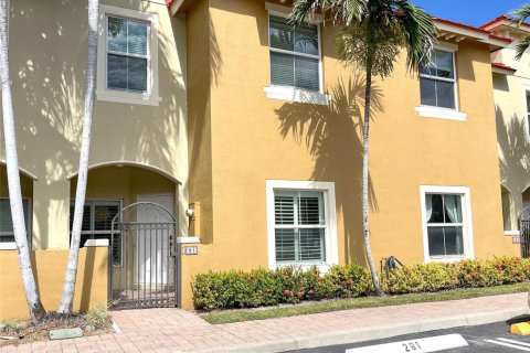 Townhouse in Boynton Beach, Florida 3 bedrooms, 141.49 sq.m. № 2083875 - photo 2