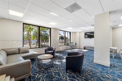 Condo in Coral Gables, Florida, 1 bedroom  № 2307035 - photo 21