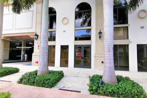 Commercial property in Coral Gables, Florida № 1868293 - photo 2