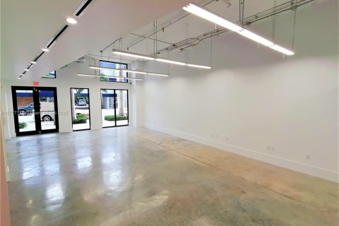 Commercial property in Coral Gables, Florida № 1868293 - photo 7