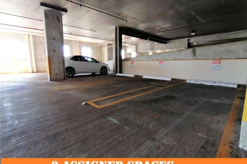Commercial property in Coral Gables, Florida № 1868293 - photo 11