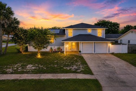 House in Edgewater, Florida 3 bedrooms, 210.7 sq.m. № 2221114 - photo 3
