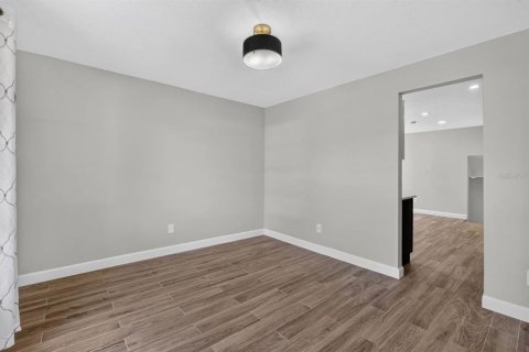 House in Edgewater, Florida 3 bedrooms, 210.7 sq.m. № 2221114 - photo 22