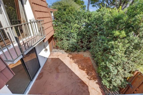 Townhouse in Delray Beach, Florida 2 bedrooms, 114.27 sq.m. № 2000326 - photo 12