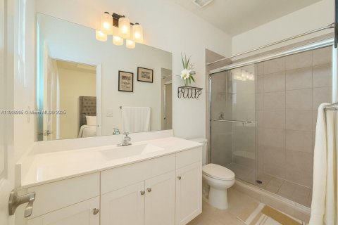 Townhouse in Hialeah, Florida 3 bedrooms, 153.29 sq.m. № 1972085 - photo 15