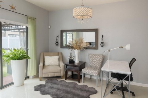 Townhouse in Hialeah, Florida 3 bedrooms, 153.29 sq.m. № 1972085 - photo 4
