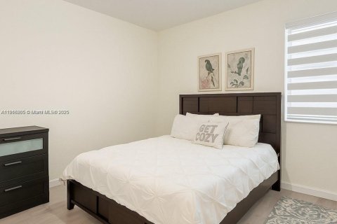 Townhouse in Hialeah, Florida 3 bedrooms, 153.29 sq.m. № 1972085 - photo 8