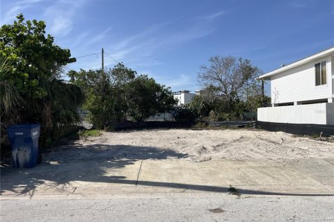 Terreno en venta en Madeira Beach, Florida № 1777919 - foto 3