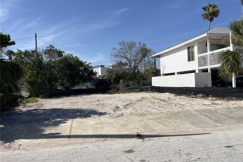 Terreno en venta en Madeira Beach, Florida № 1777919 - foto 2
