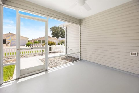 House in The Villages, Florida 2 bedrooms, 107.77 sq.m. № 1883891 - photo 21