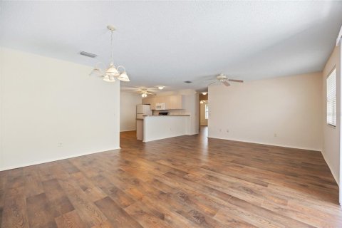 House in The Villages, Florida 2 bedrooms, 107.77 sq.m. № 1883891 - photo 3
