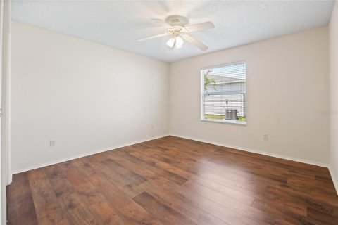 House in The Villages, Florida 2 bedrooms, 107.77 sq.m. № 1883891 - photo 16