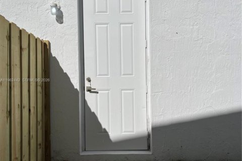 Снять в аренду виллу или дом в Хомстед, Флорида 304.35м2, № 2024932 - фото 2