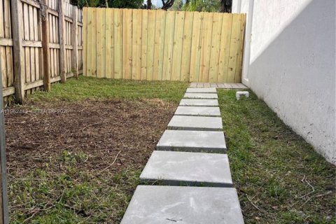 Студия в Хомстед, Флорида № 2024932