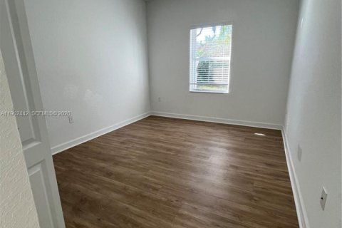 Снять в аренду виллу или дом в Хомстед, Флорида 304.35м2, № 2024932 - фото 6