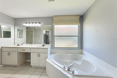 House in Kissimmee, Florida 3 bedrooms, 174.66 sq.m. № 1884427 - photo 24