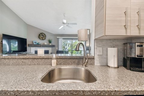Copropriété à vendre à Dunedin, Floride: 2 chambres, 88.72 m2 № 1908308 - photo 5