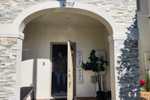 Townhouse in Homestead, Florida 3 bedrooms, 129.41 sq.m. № 1994380 - photo 29