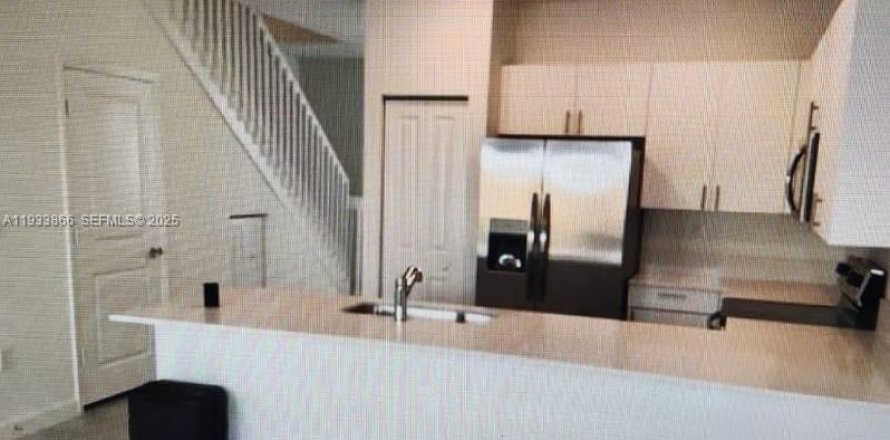 Таунхаус в Хомстед, Флорида 3 спальни, 129.41м2 № 1994380