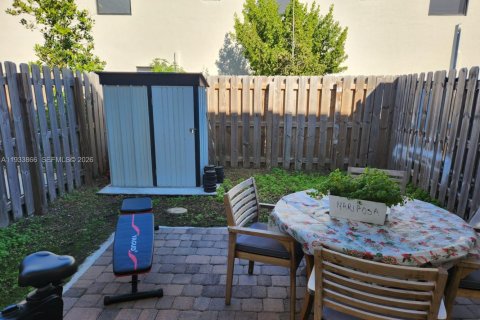 Townhouse in Homestead, Florida 3 bedrooms, 129.41 sq.m. № 1994380 - photo 30