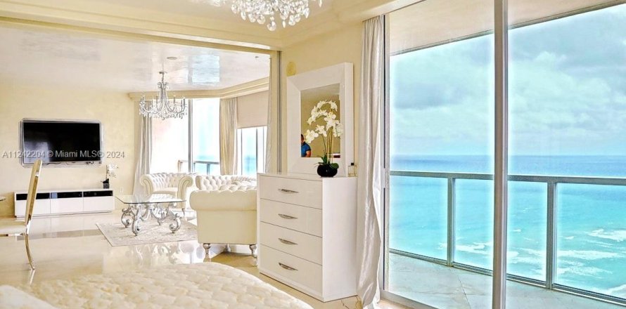 Condo à Sunny Isles Beach, Floride, 2 chambres № 1605915