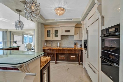 Copropriété à louer à Sunny Isles Beach, Floride: 2 chambres, 132.2 m2 № 1605915 - photo 6