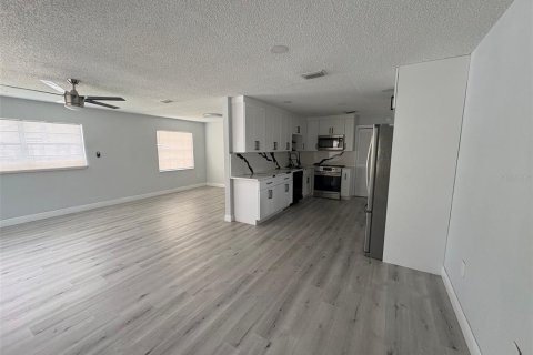 Villa ou maison à louer à Kissimmee, Floride: 4 chambres, 111.48 m2 № 2417092 - photo 8