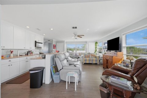 Villa ou maison à vendre à Hernando Beach, Floride: 3 chambres, 116.31 m2 № 2425299 - photo 28