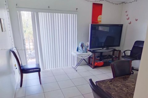 Propiedad comercial en venta en Miami, Florida, 116.13 m2 № 1848826 - foto 4