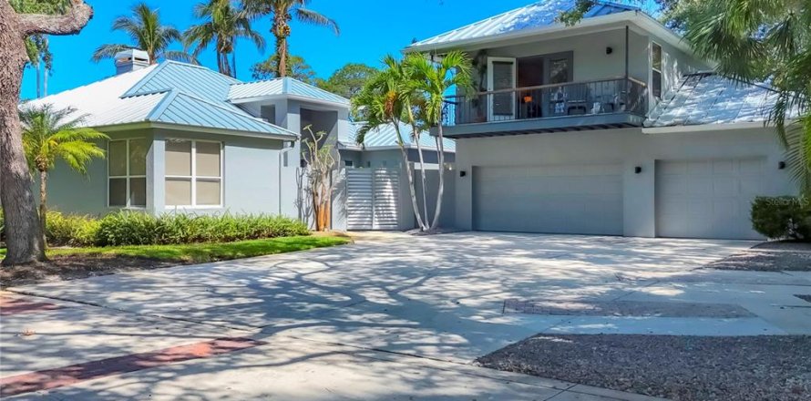 House in Sarasota, Florida 4 bedrooms, 325.34 sq.m. № 1740952