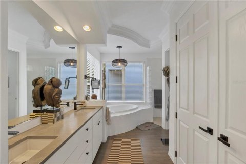 House in Sarasota, Florida 4 bedrooms, 325.34 sq.m. № 1740952 - photo 26