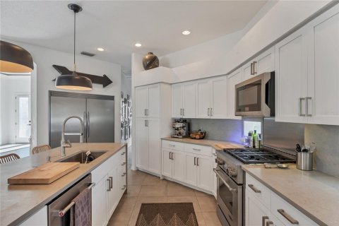 House in Sarasota, Florida 4 bedrooms, 325.34 sq.m. № 1740952 - photo 16