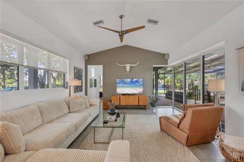 House in Sarasota, Florida 4 bedrooms, 325.34 sq.m. № 1740952 - photo 20