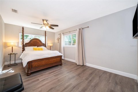 House in Maitland, Florida 3 bedrooms, 182.65 sq.m. № 2113451 - photo 8