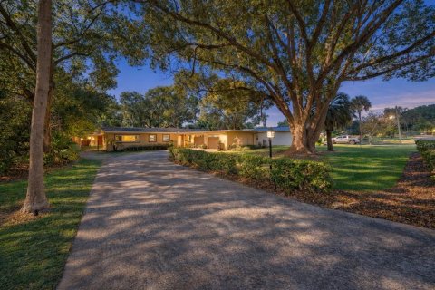 House in Maitland, Florida 3 bedrooms, 182.65 sq.m. № 2113451 - photo 29