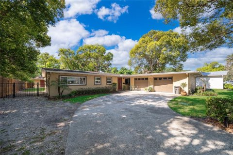 House in Maitland, Florida 3 bedrooms, 182.65 sq.m. № 2113451 - photo 27