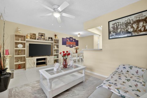 Copropriété à vendre à Port St. Lucie, Floride: 1 chambre, 63.17 m2 № 2084835 - photo 2