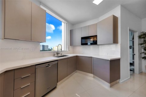 Condo in Aventura, Florida, 3 bedrooms № 2081340 - photo 13