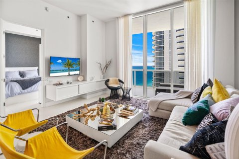 Condo à Sunny Isles Beach, Floride, 3 chambres  № 1936612