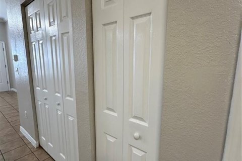 Condominio en alquiler en Oviedo, Florida, 2 dormitorios, 89.19 m2 № 1912026 - foto 25