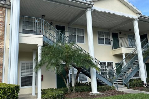 Condominio en alquiler en Oviedo, Florida, 2 dormitorios, 89.19 m2 № 1912026 - foto 1