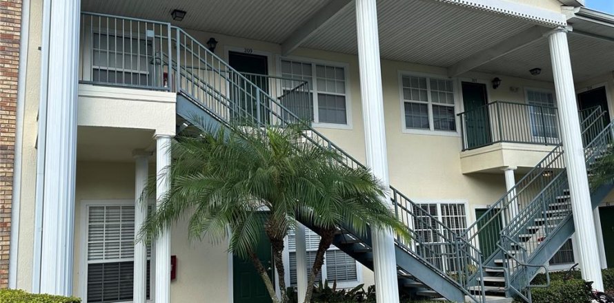 Condominio en Oviedo, Florida, 2 dormitorios № 1912026
