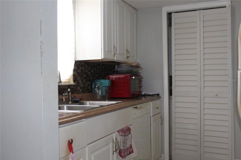 Condo in Largo, Florida, 1 bedroom  № 1870748 - photo 12