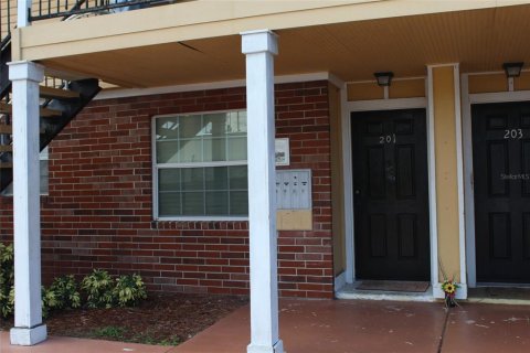 Condo in Largo, Florida, 1 bedroom  № 1870748 - photo 5