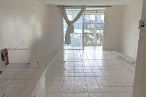 Condo in Aventura, Florida, 2 bedrooms  № 2069552 - photo 5