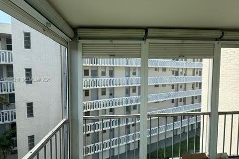 Condo in Aventura, Florida, 2 bedrooms  № 2069552 - photo 15